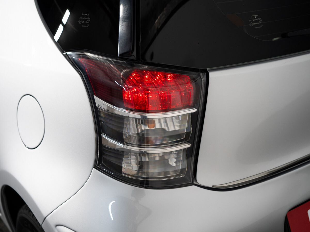 Toyota iQ 2008 - фото автомобиля
