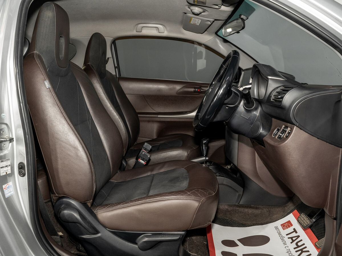 Toyota iQ 2008 - фото автомобиля