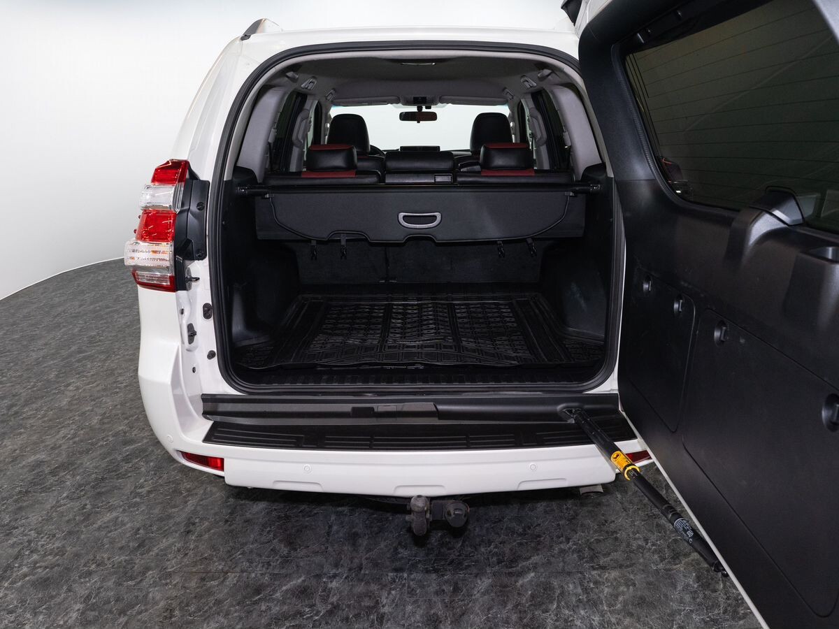 Toyota Land Cruiser Prado 2016 - фото автомобиля