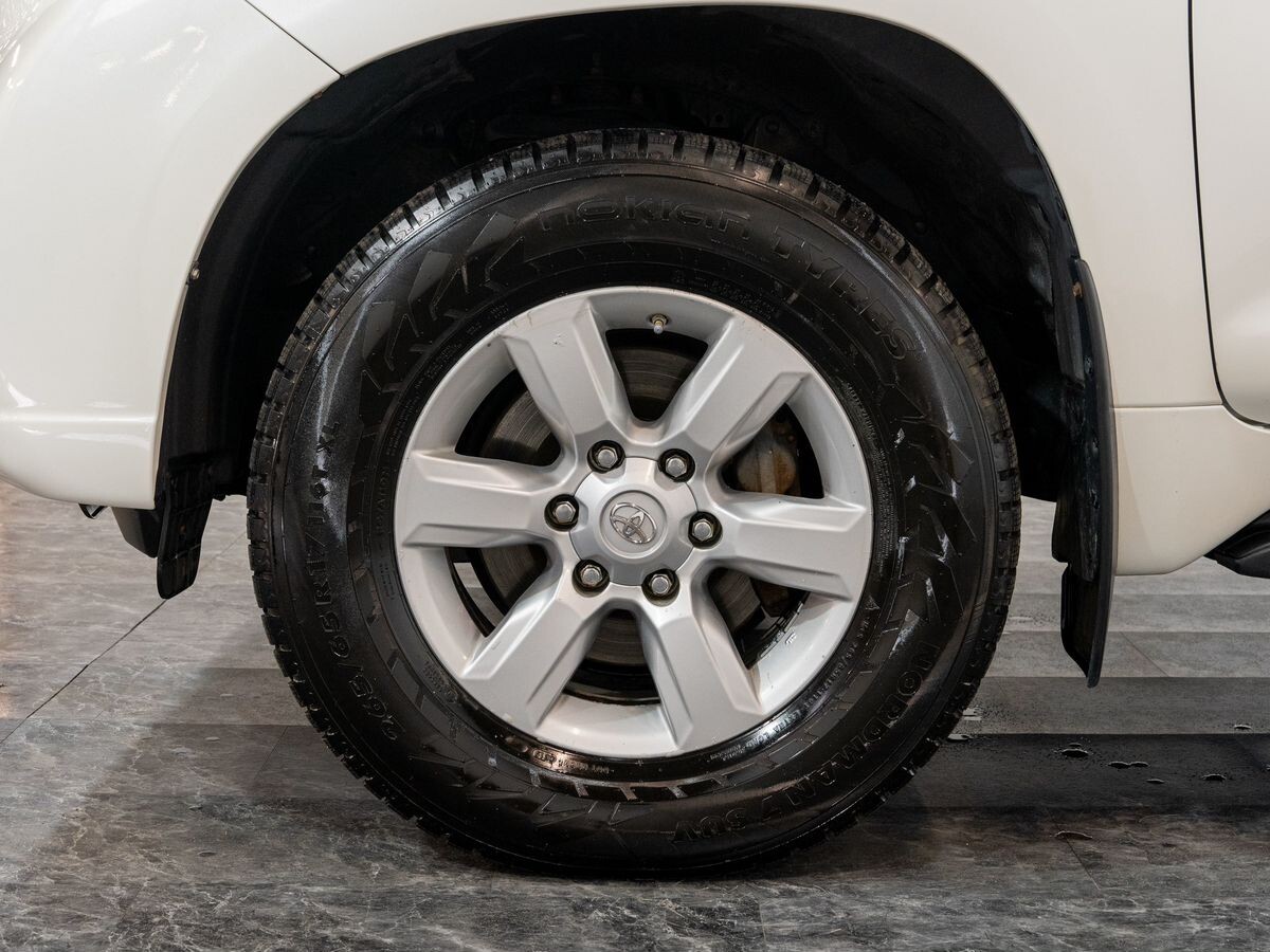 Toyota Land Cruiser Prado 2016 - фото автомобиля