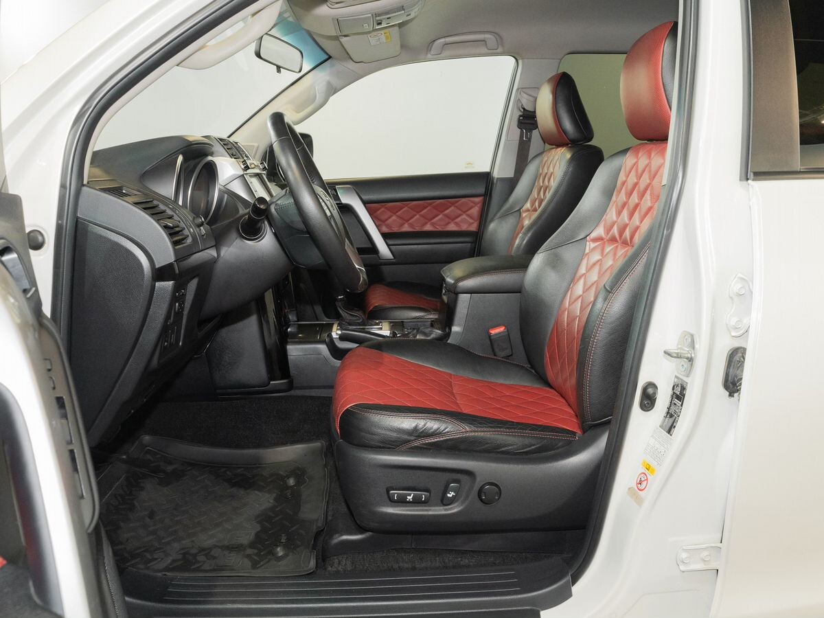 Toyota Land Cruiser Prado 2016 - фото автомобиля