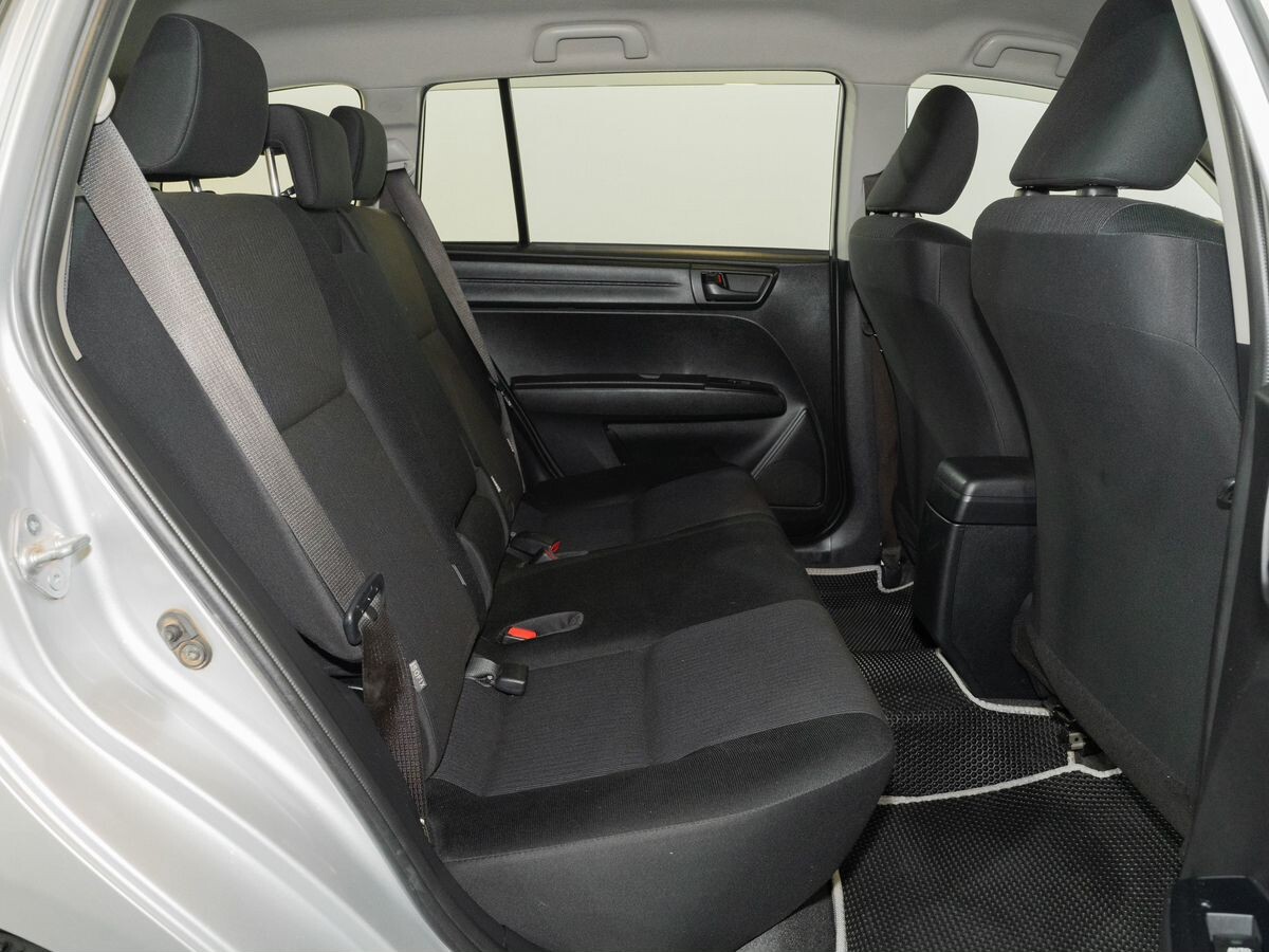 Toyota Corolla Fielder 2016 - фото автомобиля