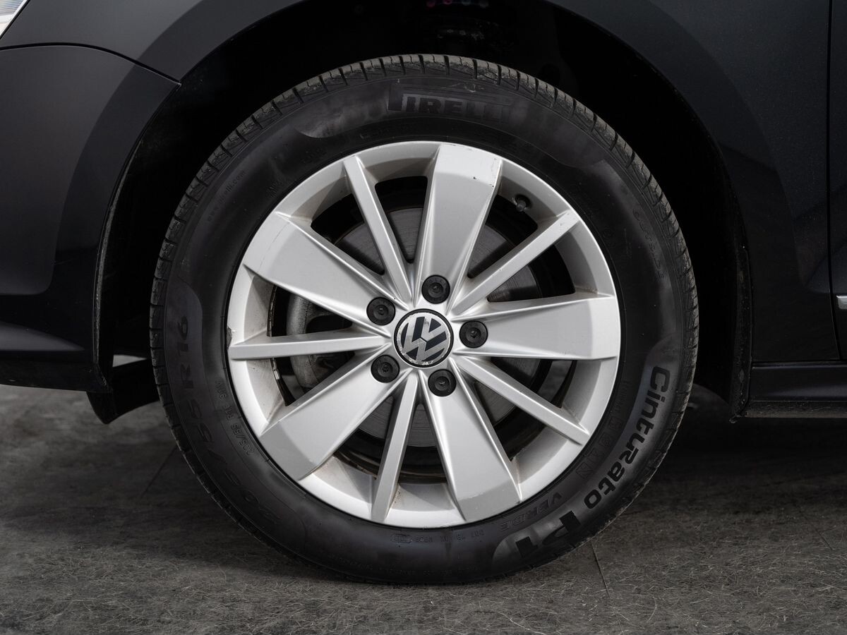 Volkswagen Jetta 2016 - фото автомобиля