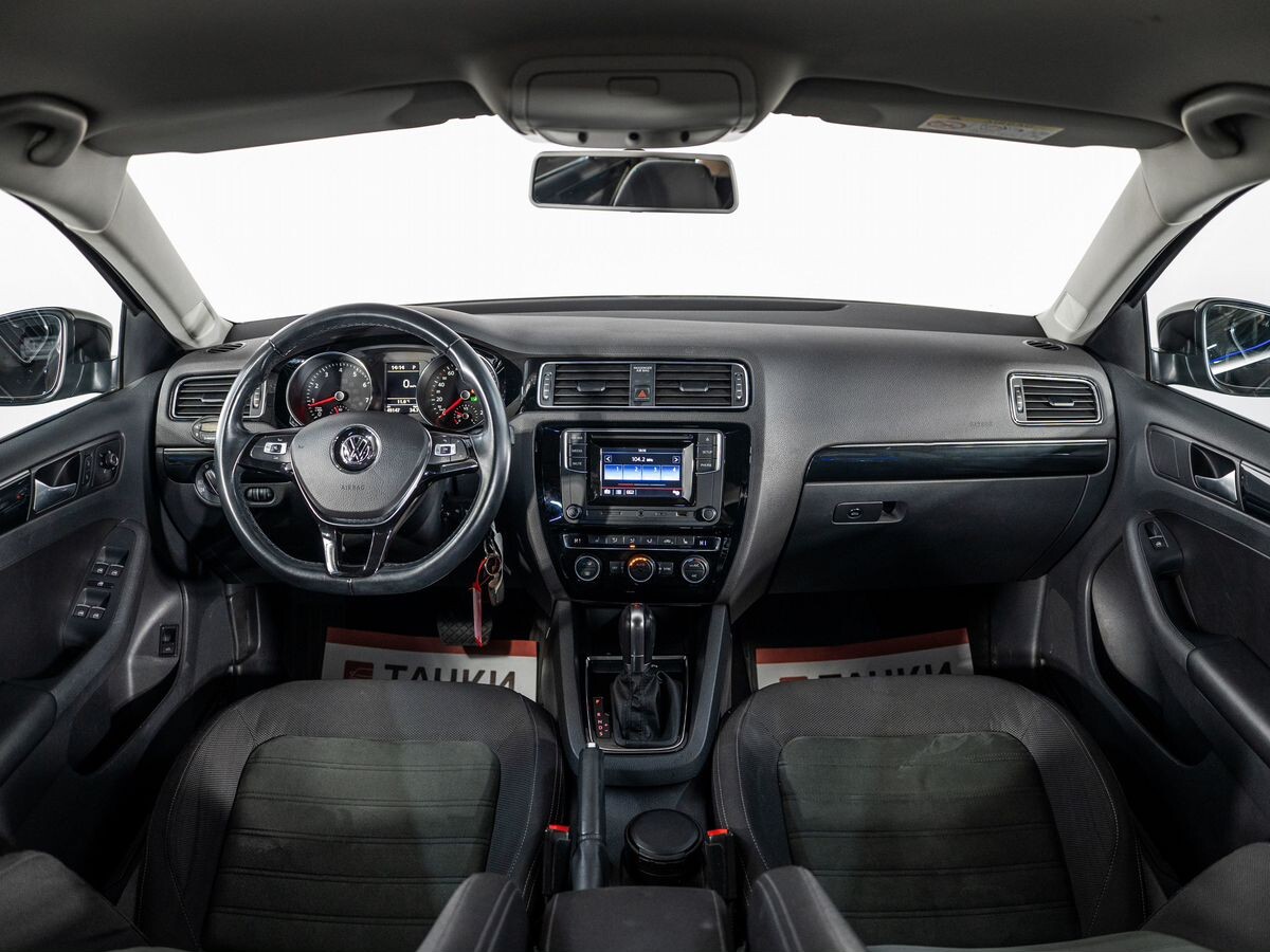 Volkswagen Jetta 2016 - фото автомобиля