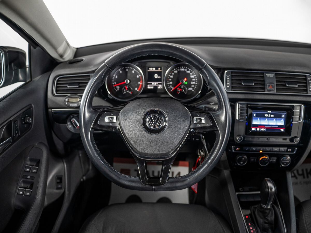Volkswagen Jetta 2016 - фото автомобиля
