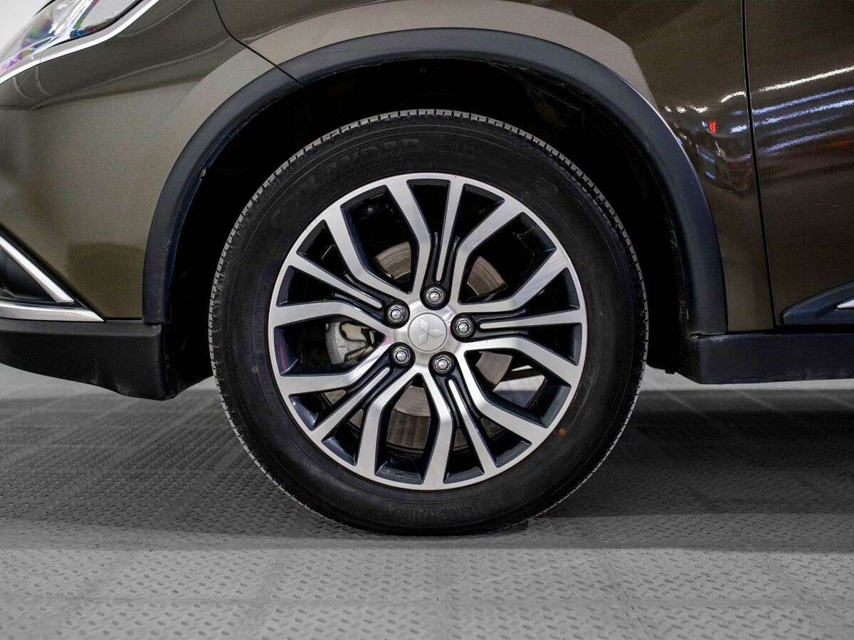 Mitsubishi Outlander 2016 - фото автомобиля