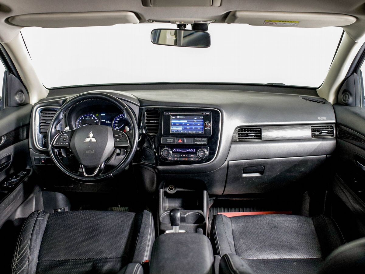 Mitsubishi Outlander 2016 - фото автомобиля