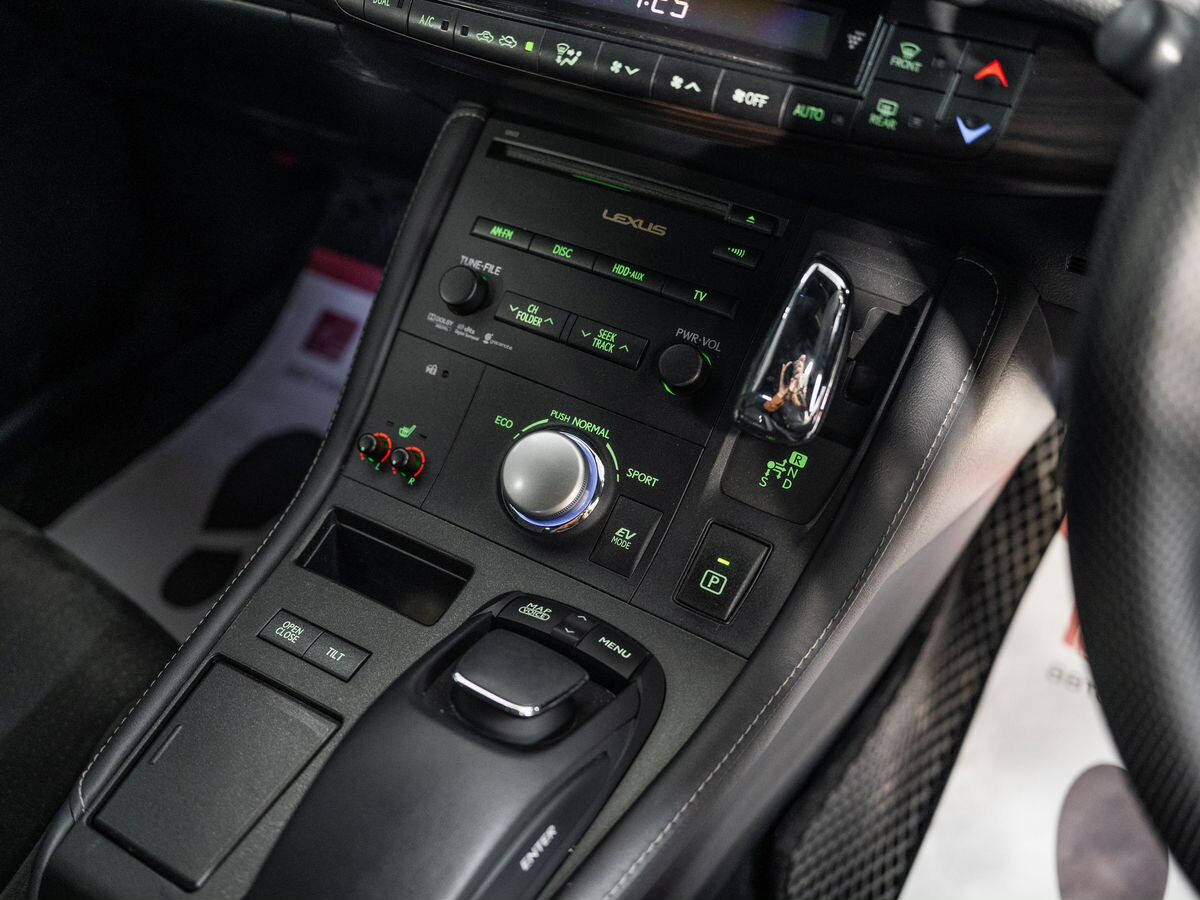 Lexus CT200h 2011 - фото автомобиля