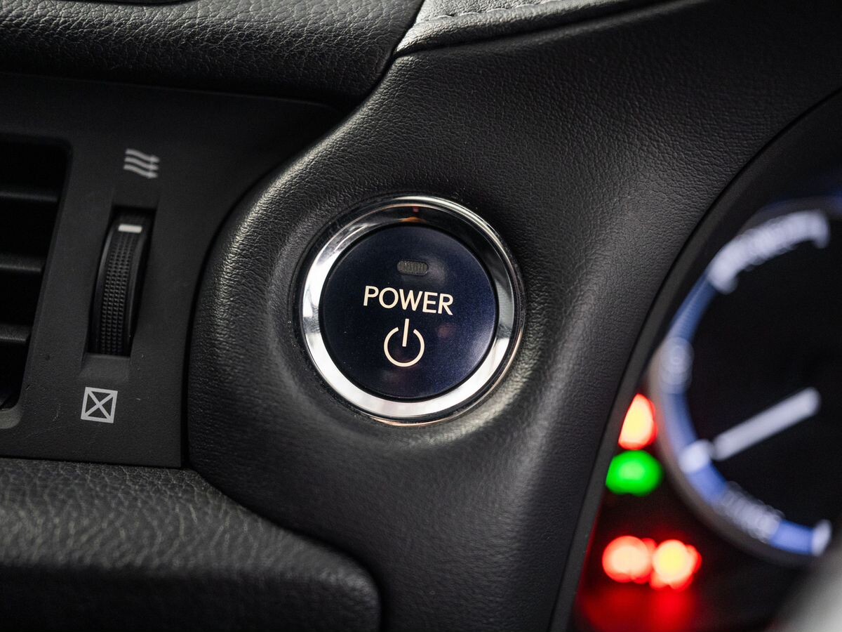 Lexus CT200h 2011 - фото автомобиля