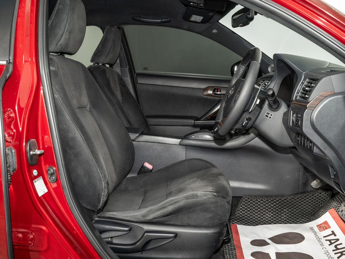 Lexus CT200h 2011 - фото автомобиля