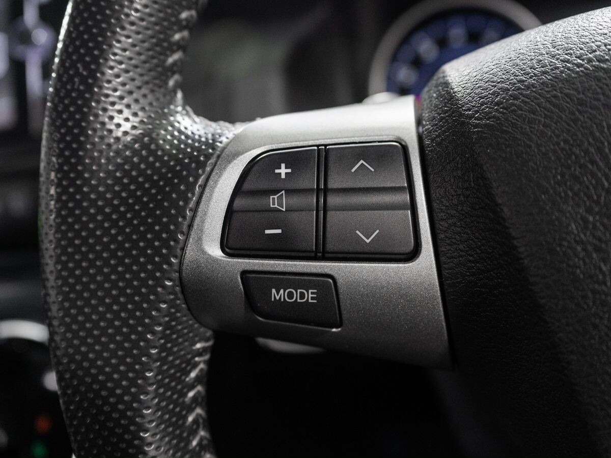 Toyota Wish 2014 - фото автомобиля