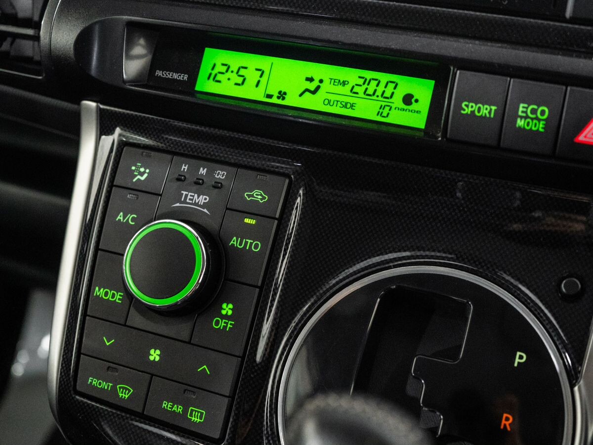 Toyota Wish 2014 - фото автомобиля