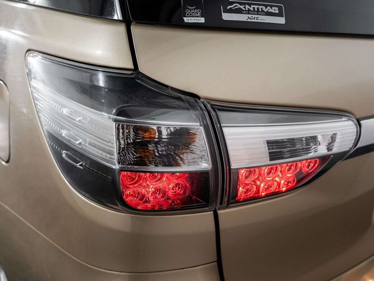 Toyota Wish 2014 - фото автомобиля