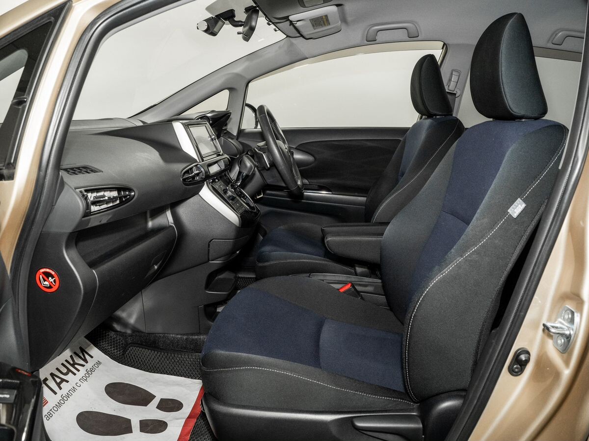 Toyota Wish 2014 - фото автомобиля