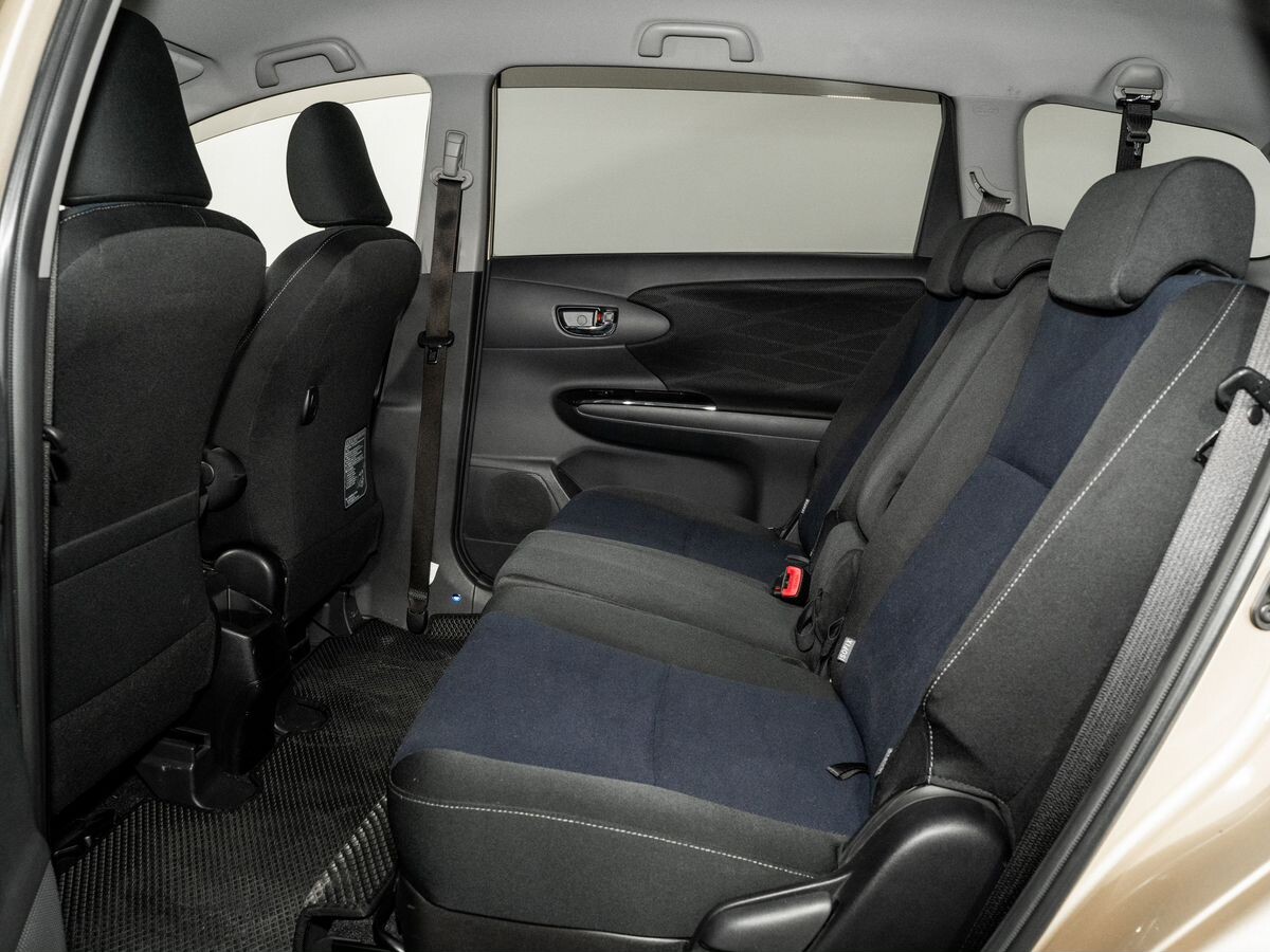 Toyota Wish 2014 - фото автомобиля