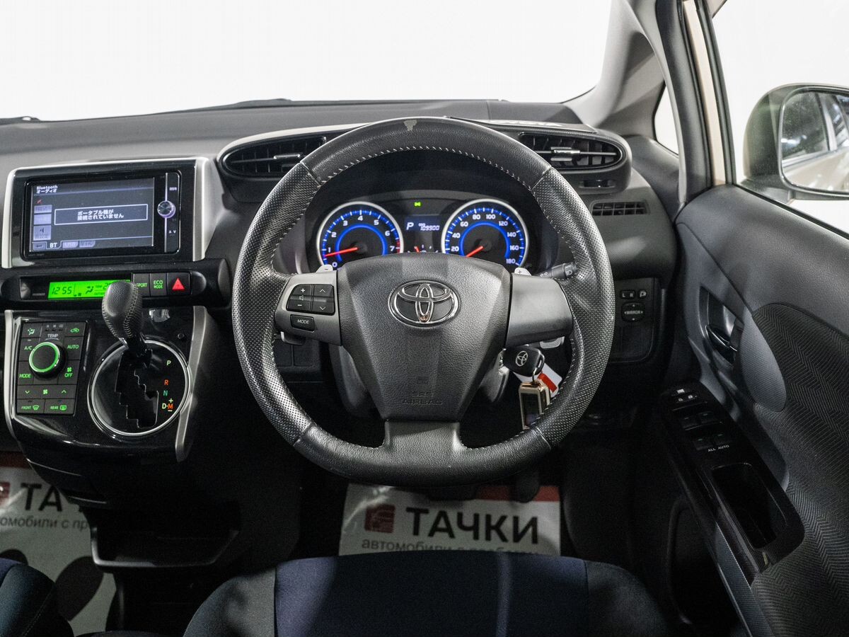 Toyota Wish 2014 - фото автомобиля