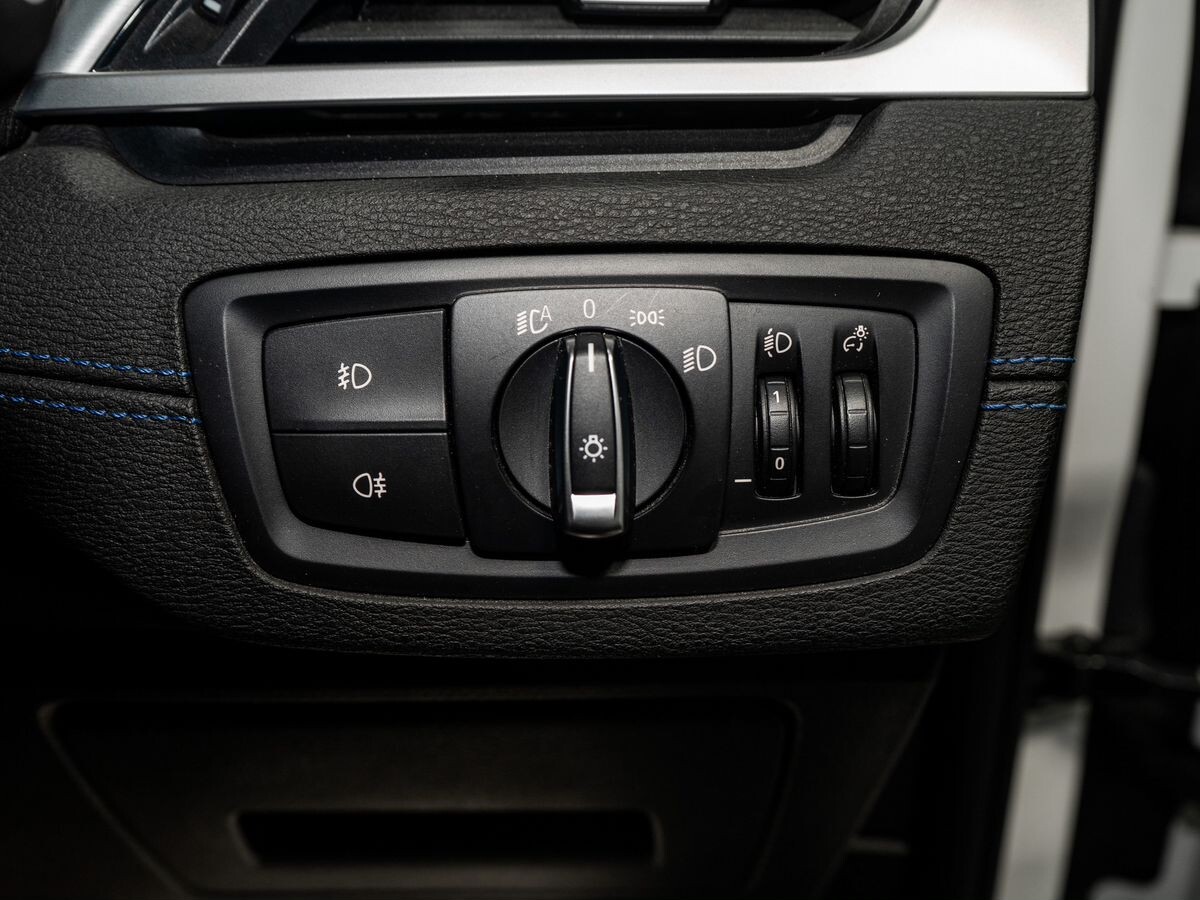 BMW X1 2019 - фото автомобиля