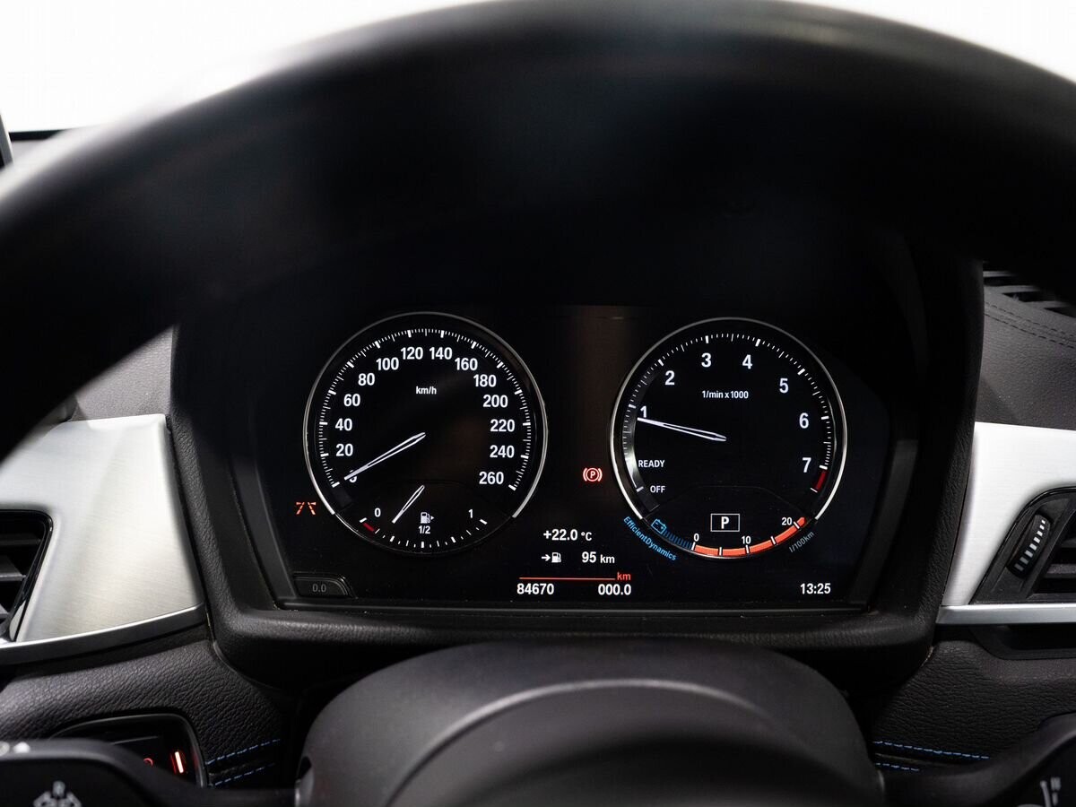BMW X1 2019 - фото автомобиля