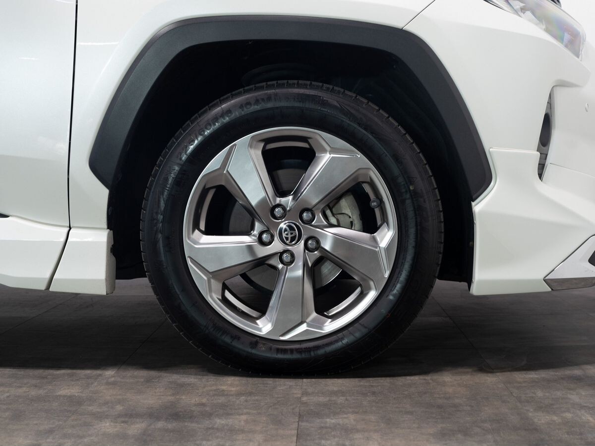 Toyota RAV4 2020 - фото автомобиля