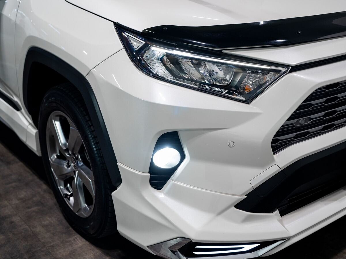 Toyota RAV4 2020 - фото автомобиля