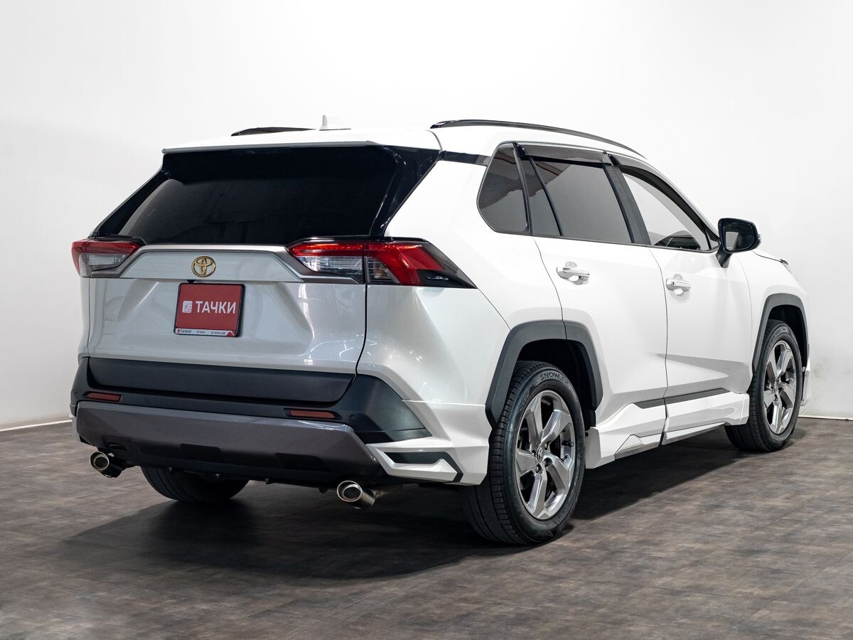 Toyota RAV4 2020 - фото автомобиля