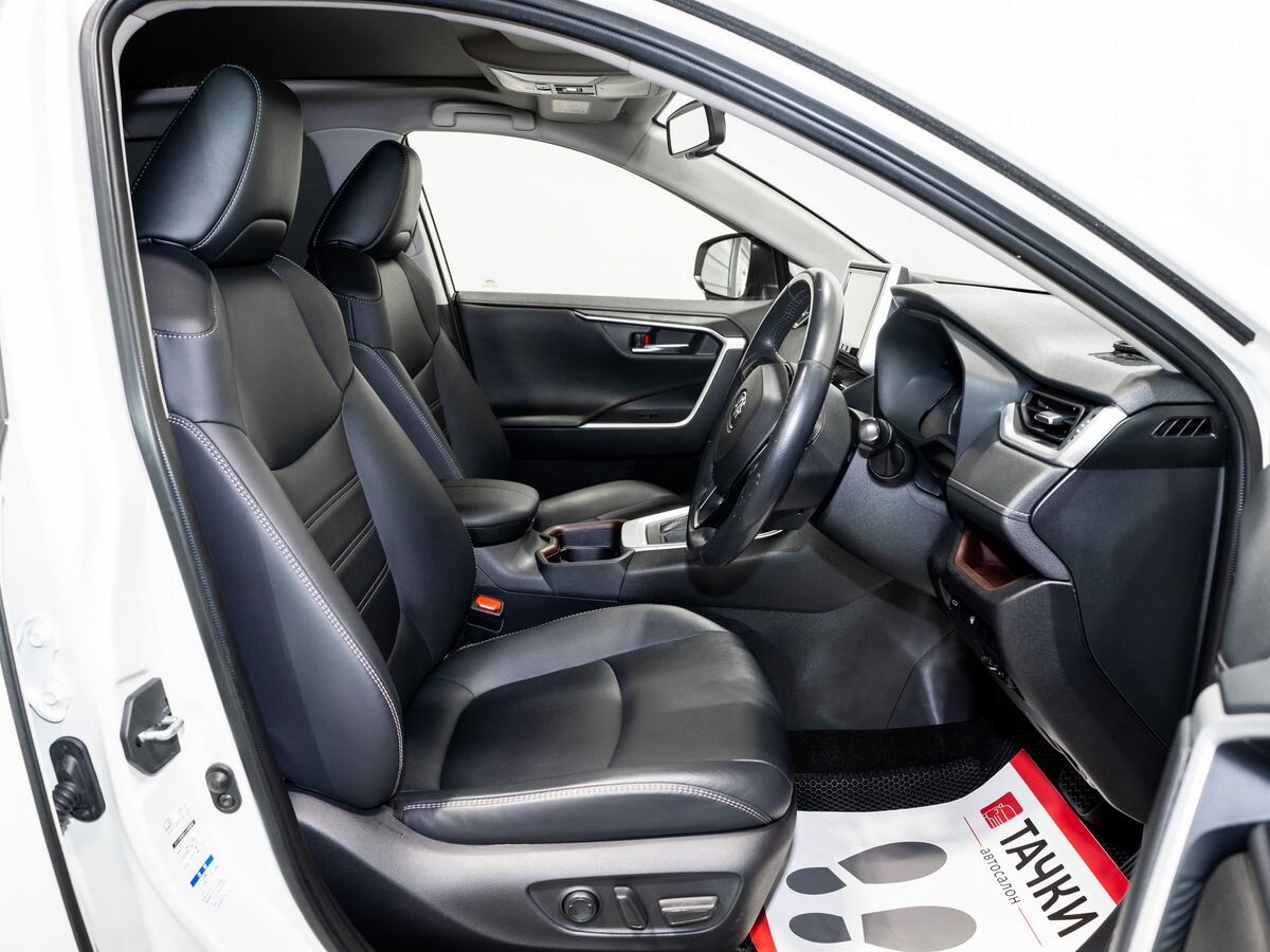 Toyota RAV4 2020 - фото автомобиля