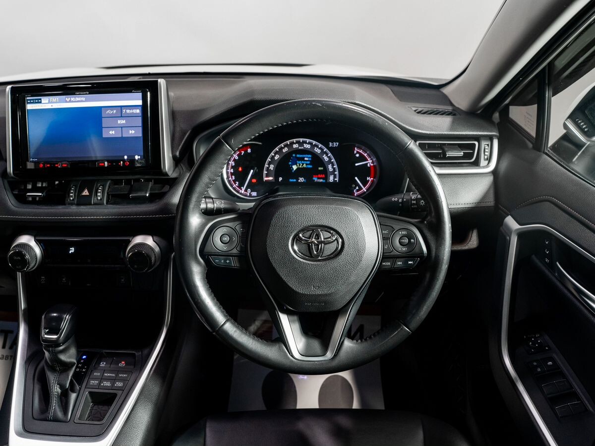 Toyota RAV4 2020 - фото автомобиля