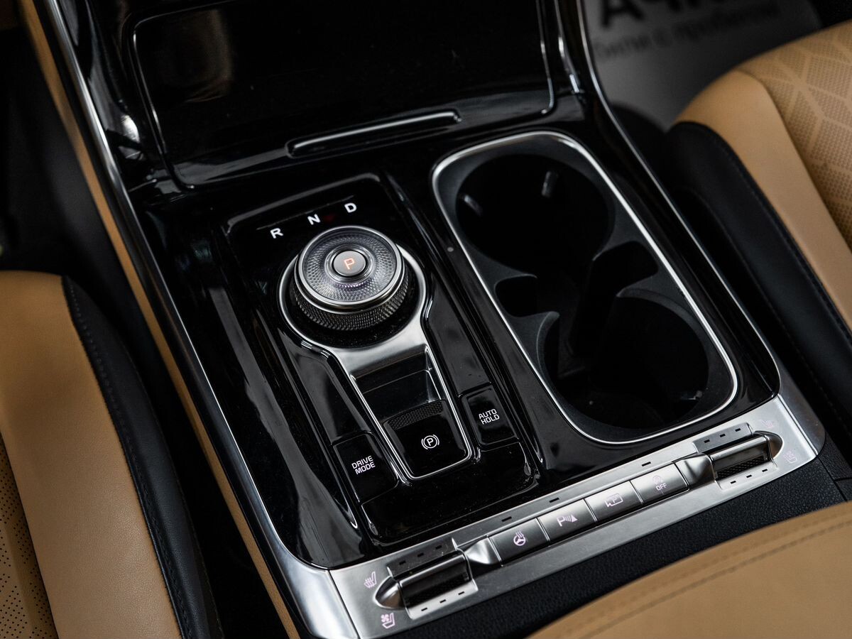 Kia Carnival 2021 - фото автомобиля