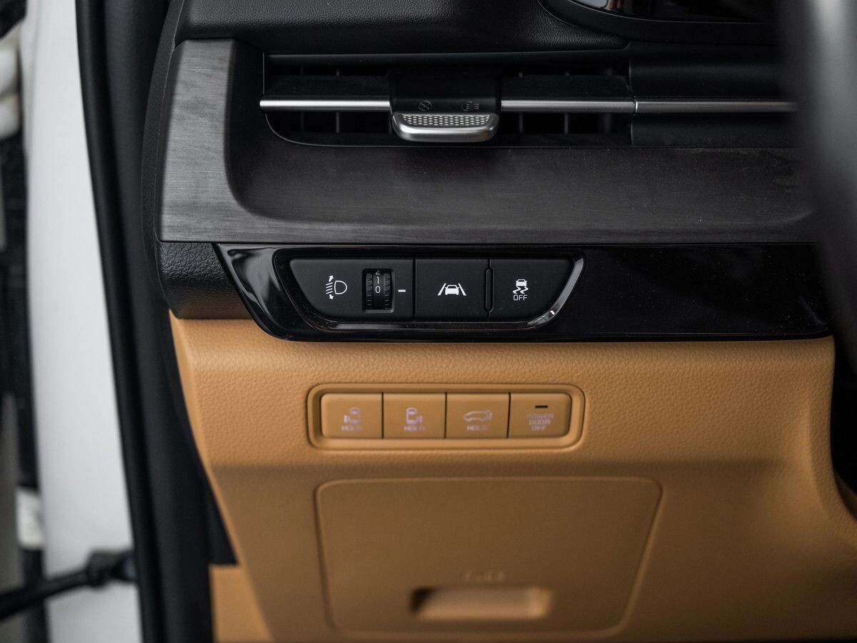 Kia Carnival 2021 - фото автомобиля