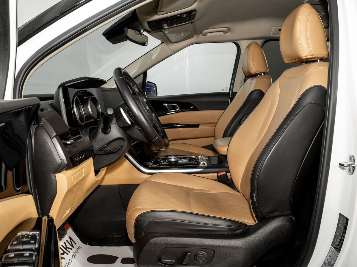 Kia Carnival 2021 - фото автомобиля