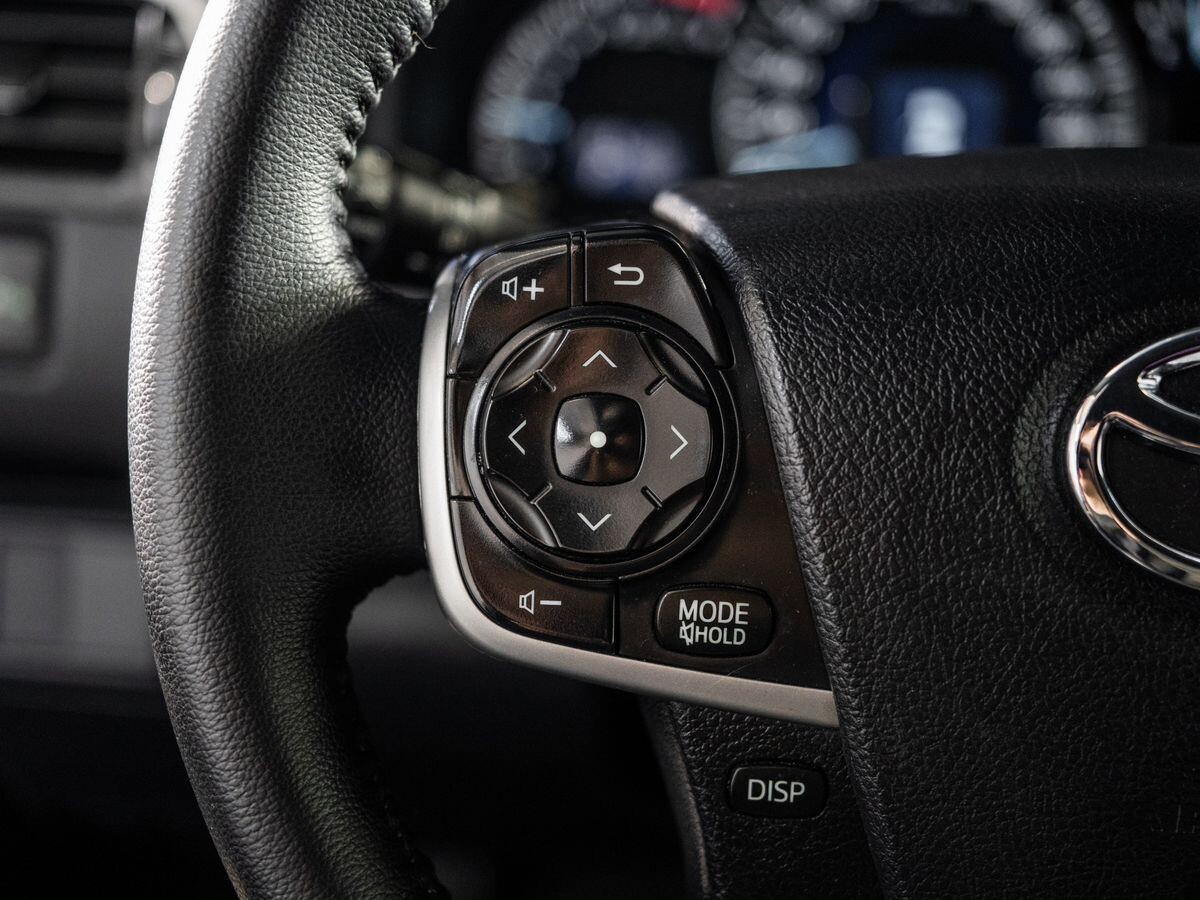 Toyota Camry 2011 - фото автомобиля