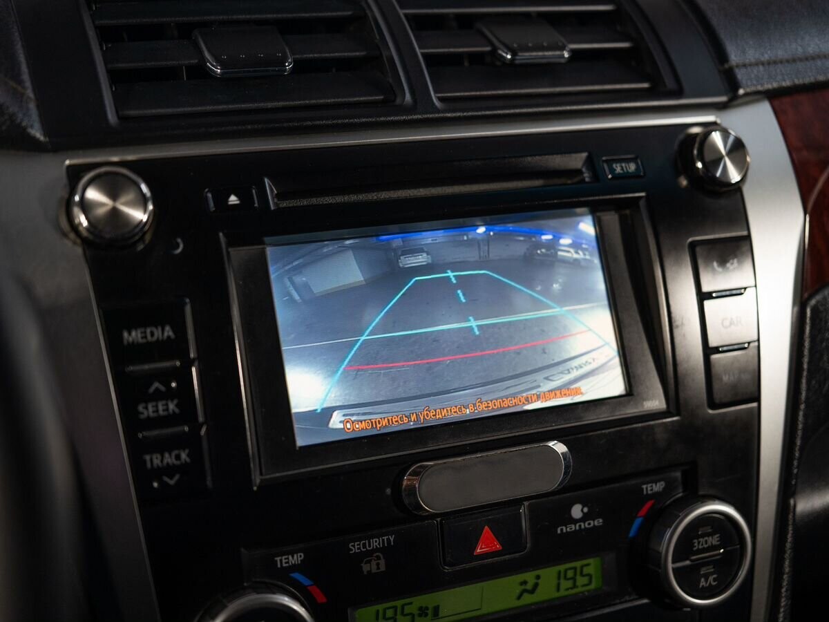 Toyota Camry 2011 - фото автомобиля