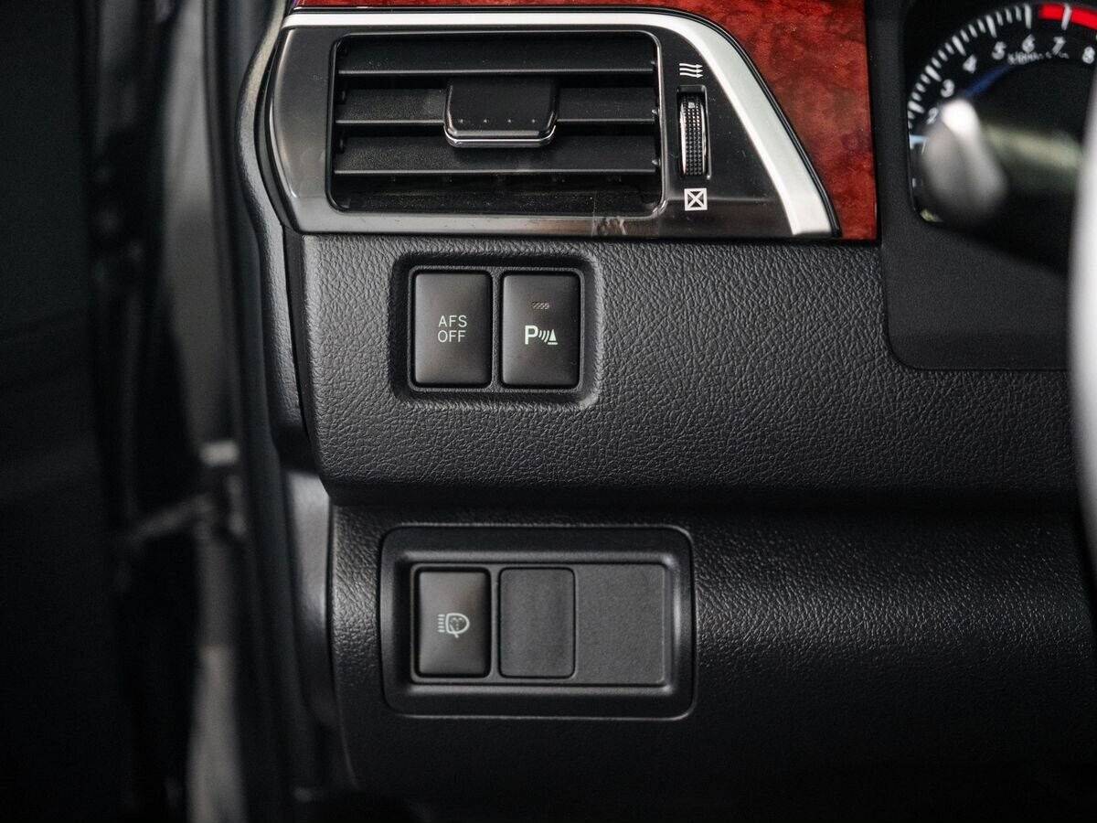Toyota Camry 2011 - фото автомобиля