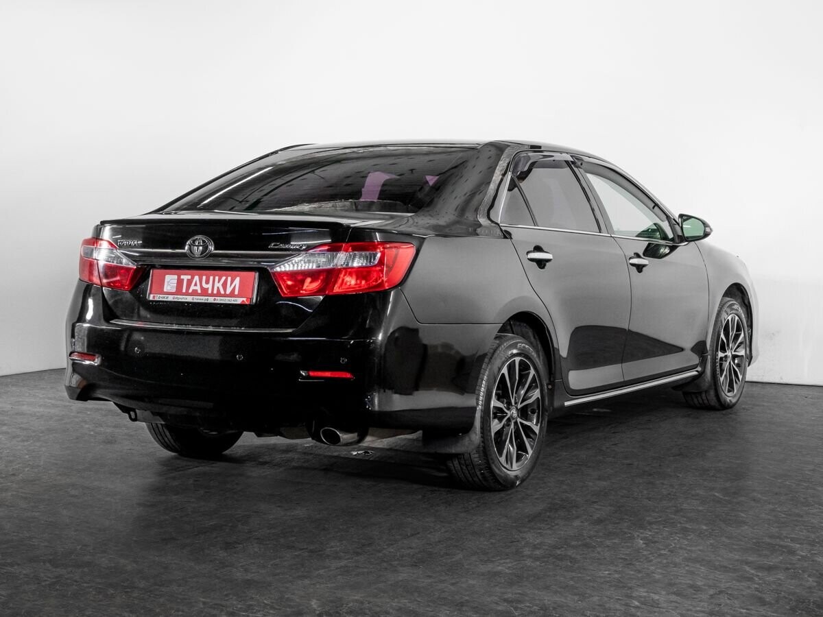 Toyota Camry 2011 - фото автомобиля