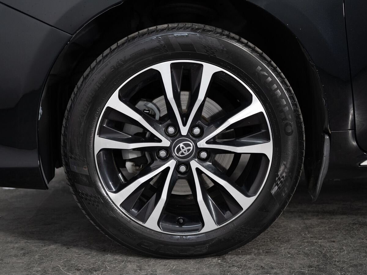 Toyota Camry 2011 - фото автомобиля