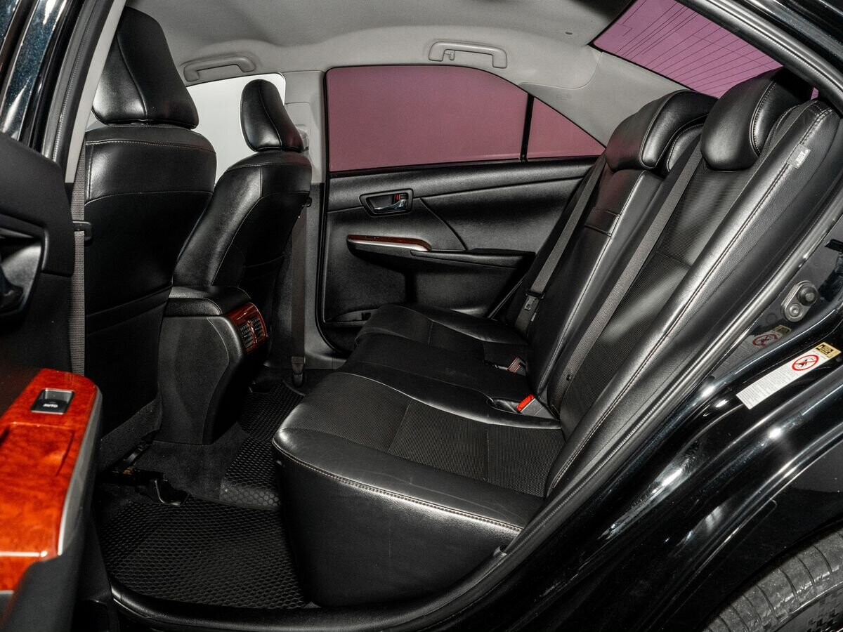 Toyota Camry 2011 - фото автомобиля