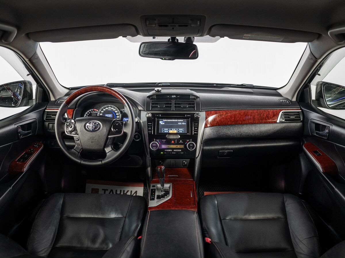 Toyota Camry 2011 - фото автомобиля