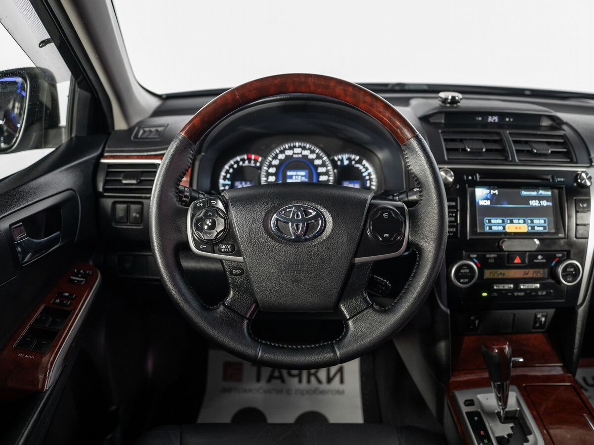 Toyota Camry 2011 - фото автомобиля