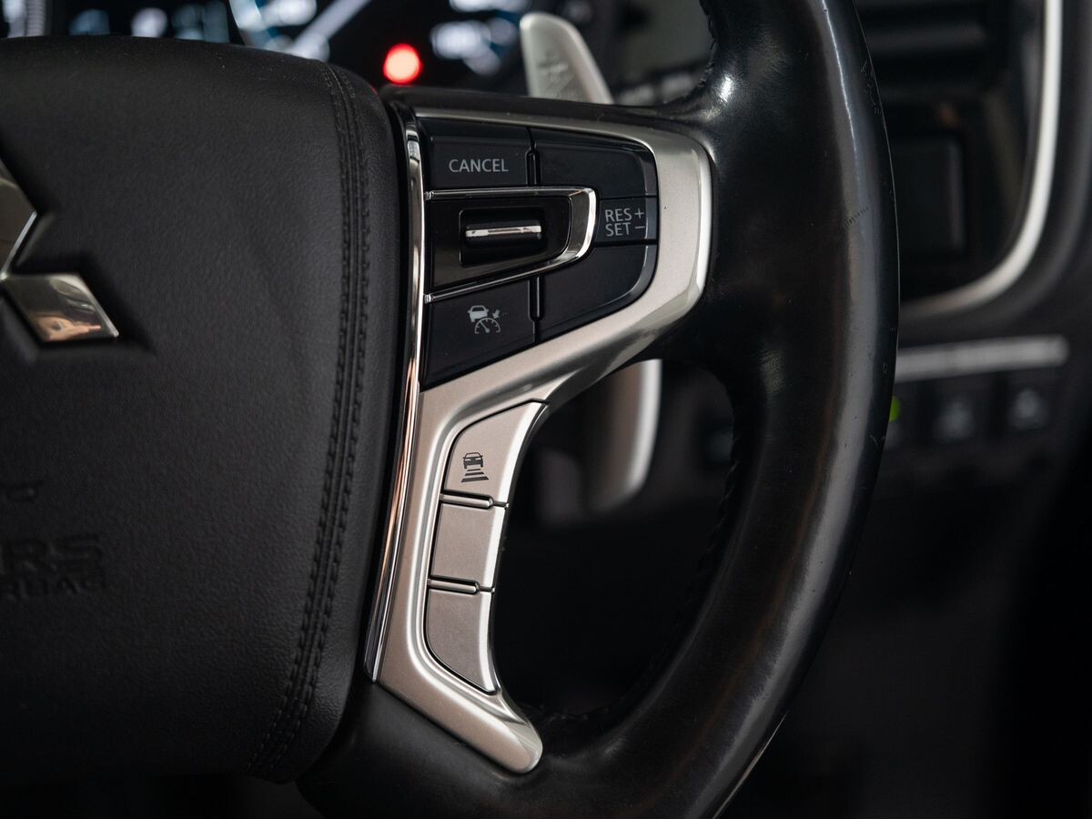 Mitsubishi Outlander 2018 - фото автомобиля