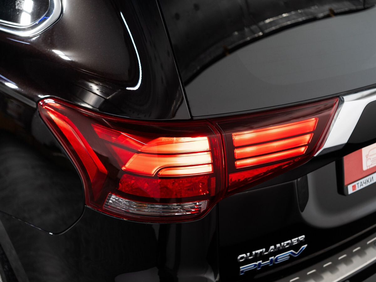 Mitsubishi Outlander 2018 - фото автомобиля