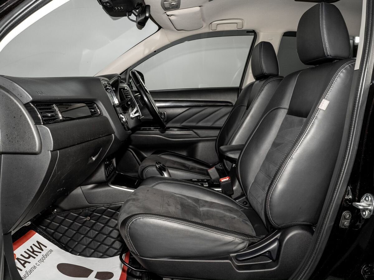 Mitsubishi Outlander 2018 - фото автомобиля