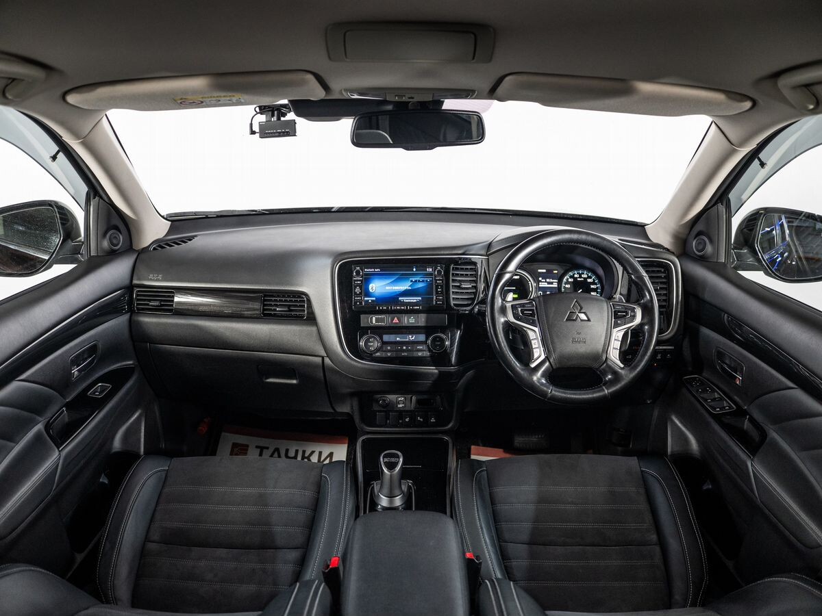 Mitsubishi Outlander 2018 - фото автомобиля