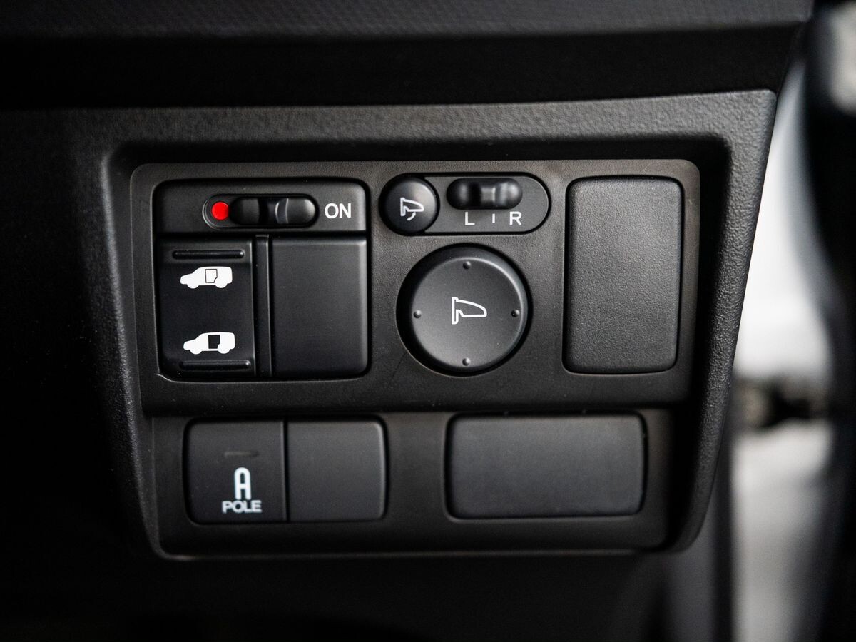 Honda Freed 2009 - фото автомобиля