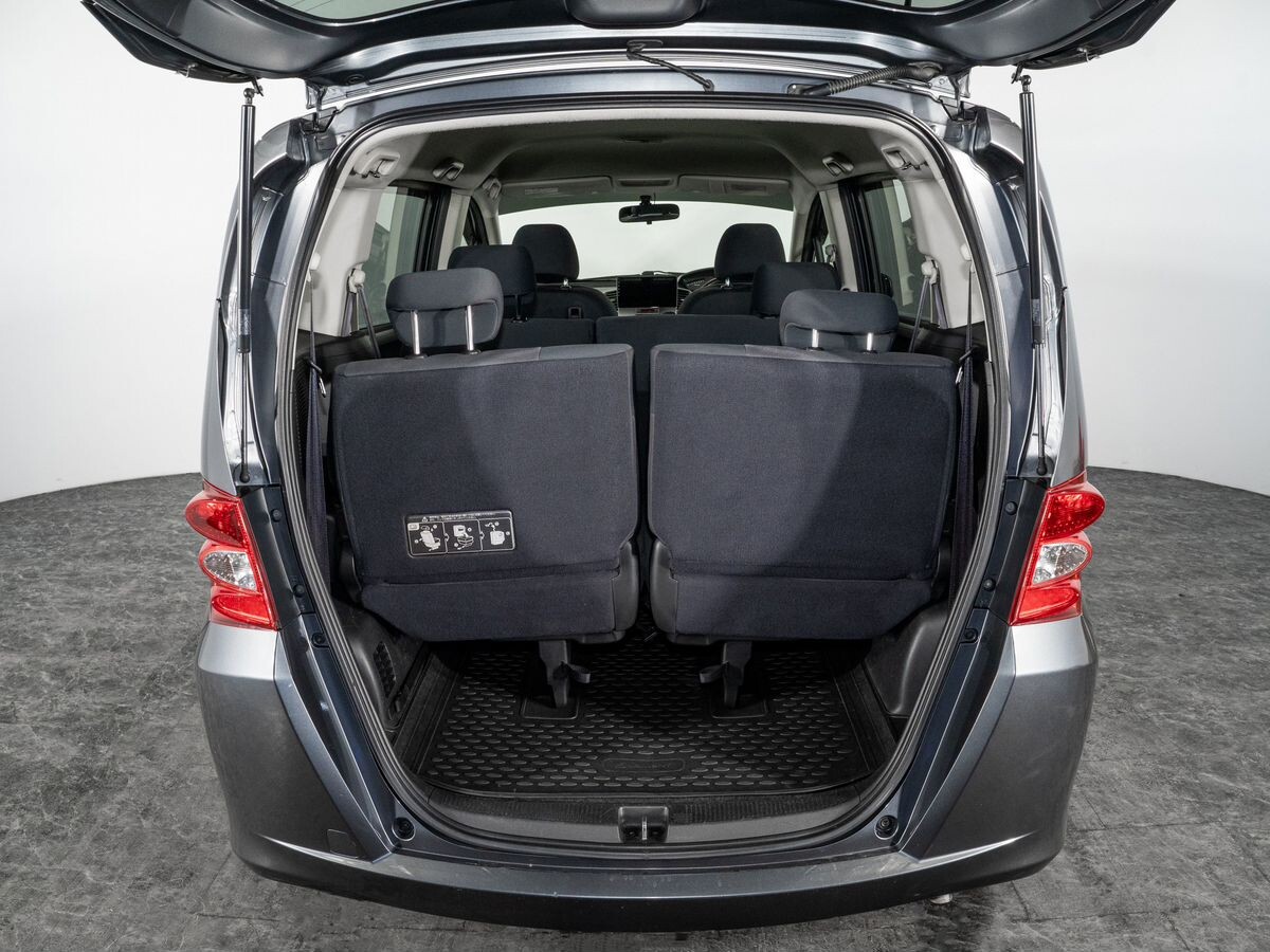 Honda Freed 2009 - фото автомобиля