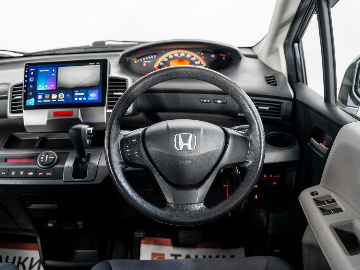 Honda Freed 2009 - фото автомобиля