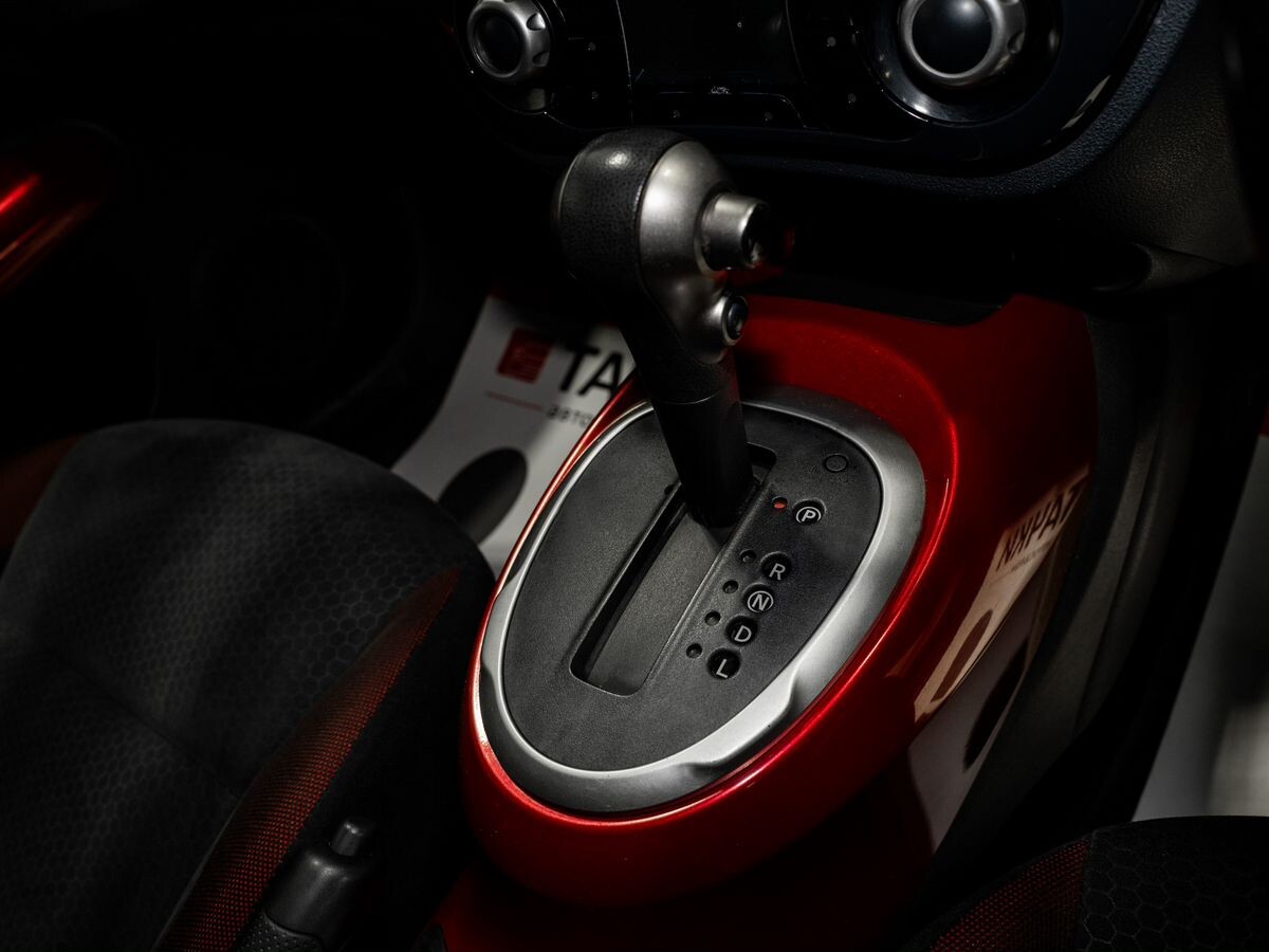 Nissan Juke 2010 - фото автомобиля