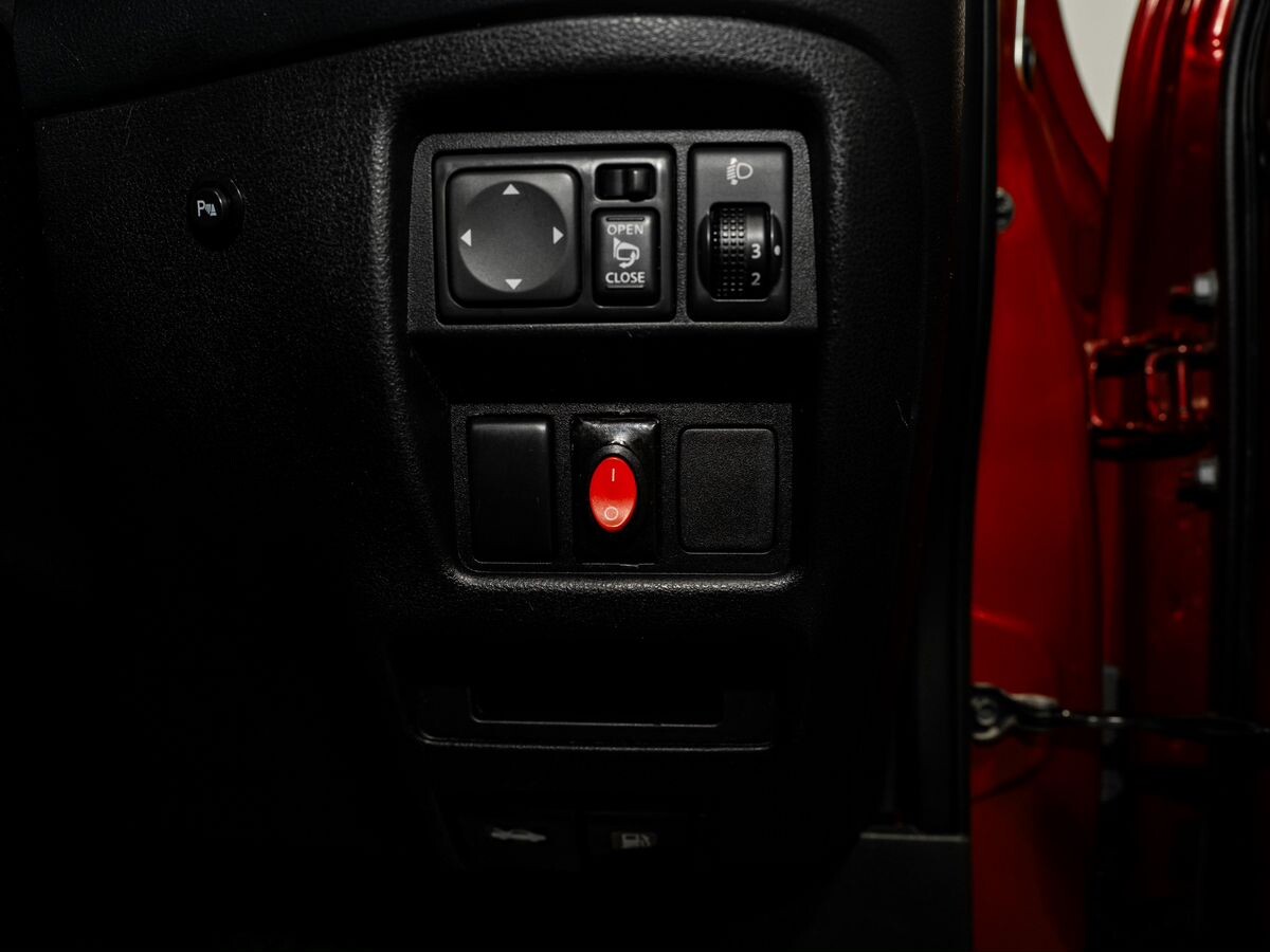 Nissan Juke 2010 - фото автомобиля