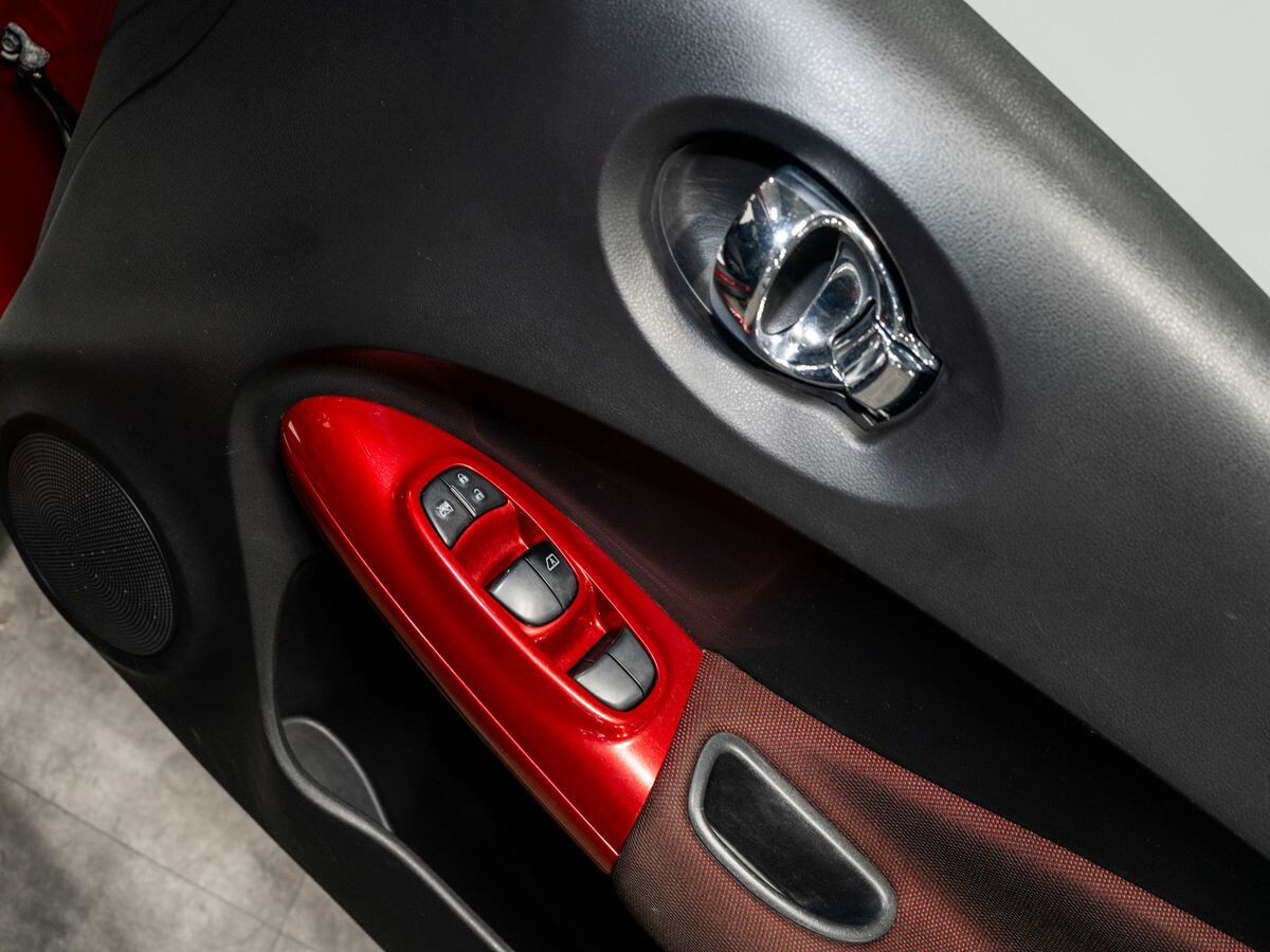 Nissan Juke 2010 - фото автомобиля