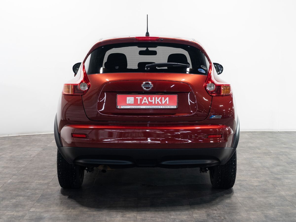 Nissan Juke 2010 - фото автомобиля