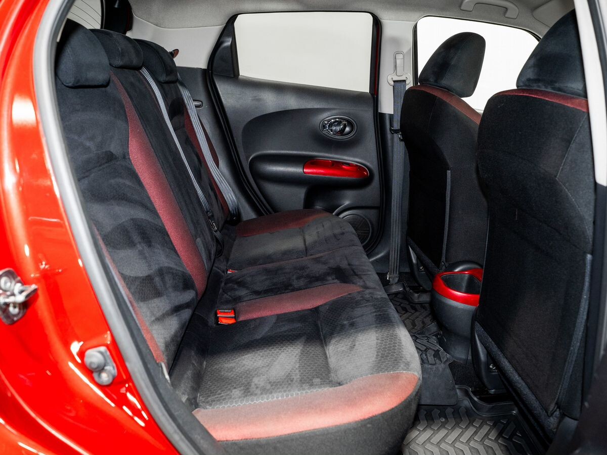 Nissan Juke 2010 - фото автомобиля